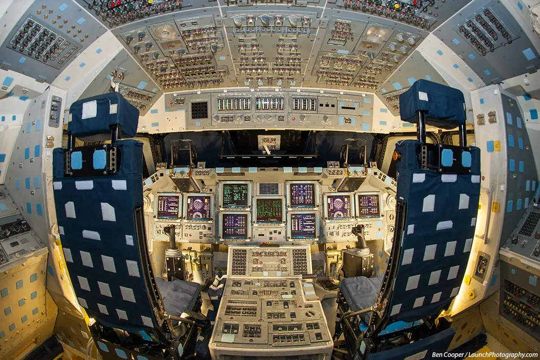 Three Space Shuttle flight decks photos - Boing Boing