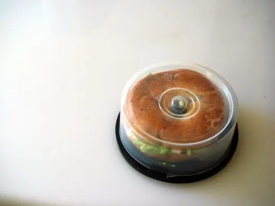 CD spindle bagel holder